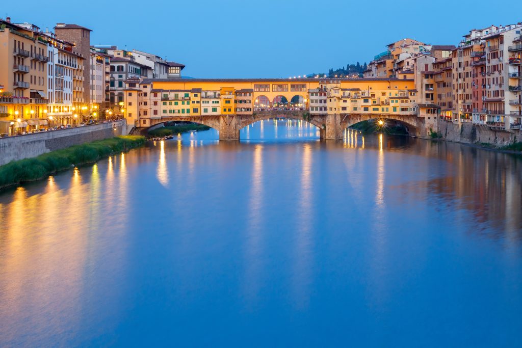 the-old-medieval-bridge-ponte-vecchio-in-florence-2026-01-09-13-13-11-utc